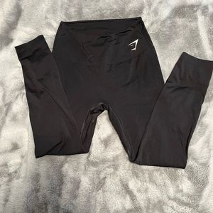 Gym shark leggings